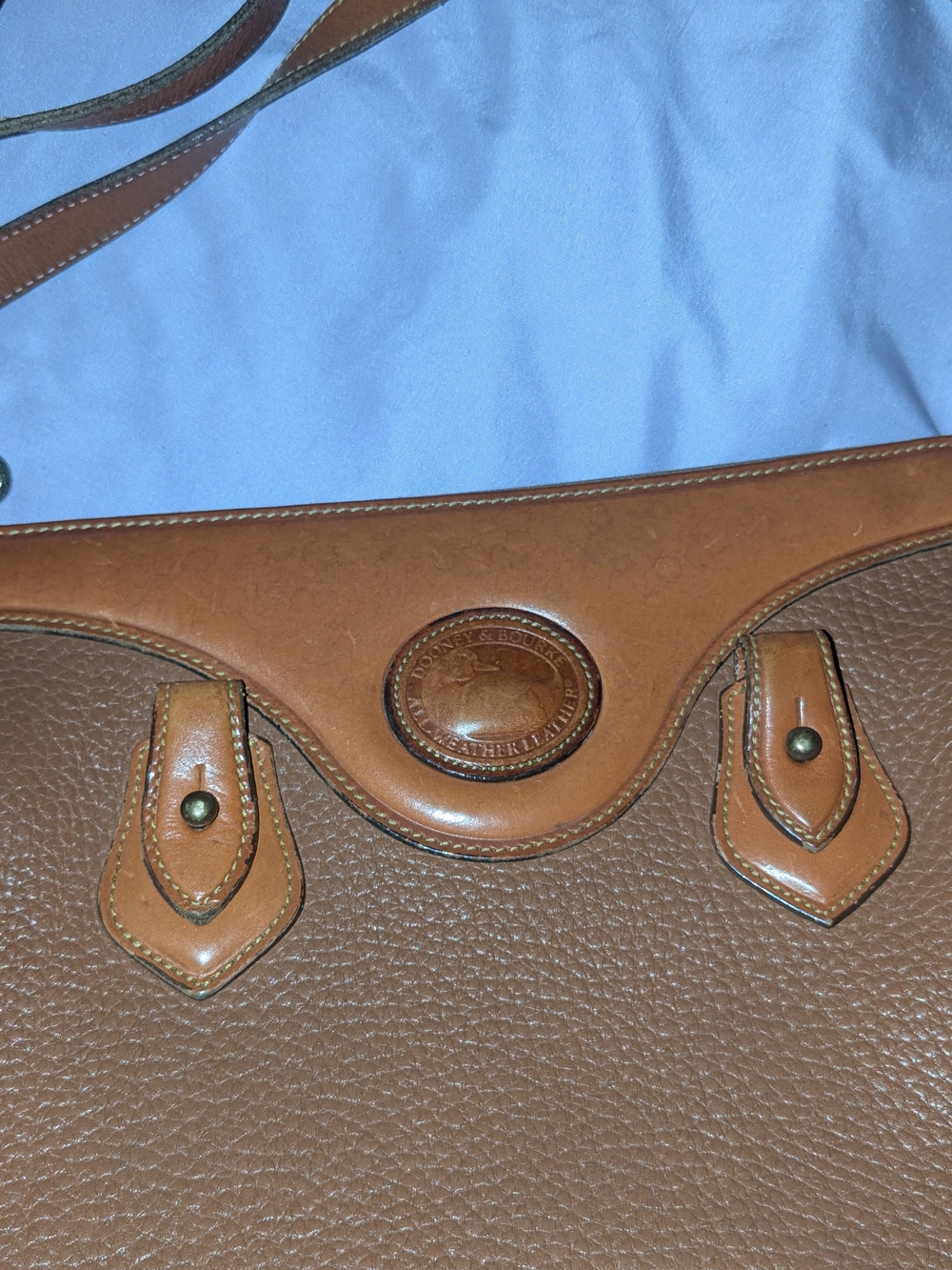 Dooney & Bourke Classic Tan Pebbled Leather Crossbody Bag - Picture 2 of 10